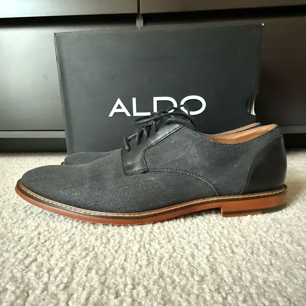 Brand New Aldo Black Shoes Sleek Design
